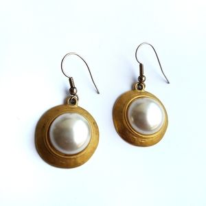 Vtg Gold Tone Large Faux Pearl Drop Dangle Earings